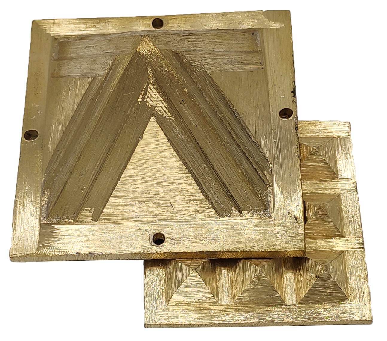 Energised Brass Vastu Pyramid (Size-2.5-inches) White Aura Vastu Store