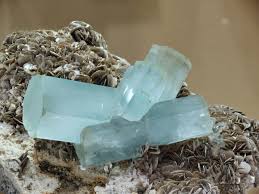 stone aquamarine White Aura Vastu Store